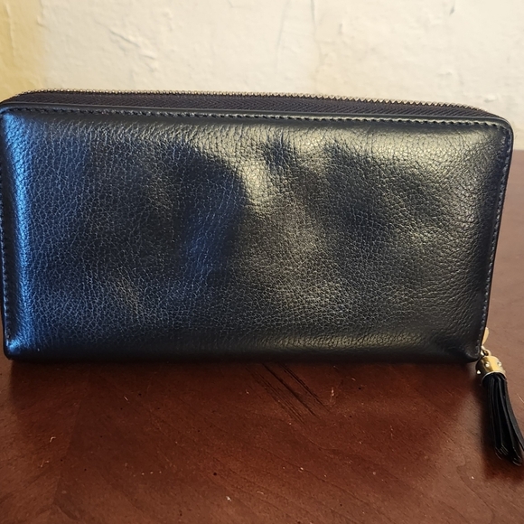 Gucci Soho Interlocking GG Black Leather Zippered Wallet - Picture 2 of 8